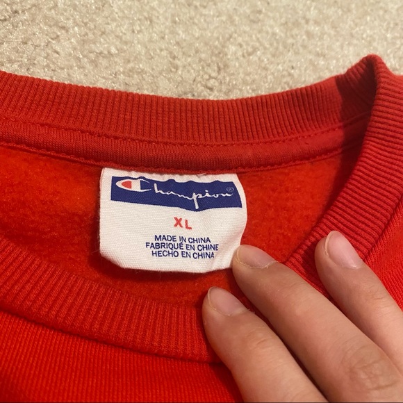 Champion red crewneck sweatshirt size XL - Picture 3 of 4